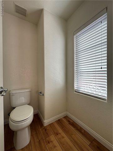 1913 Cape Cod Landing Drive, Las Vegas, NV 89135