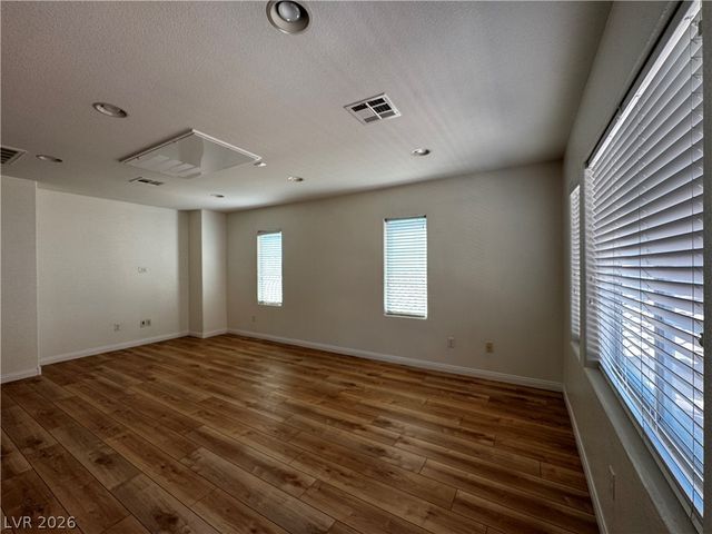 1913 Cape Cod Landing Drive, Las Vegas, NV 89135