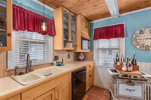 57 Peckham Avenue, North Providence, RI 02908