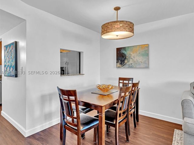 9620 Sunrise Lakes Blvd 302, Sunrise, FL 33322