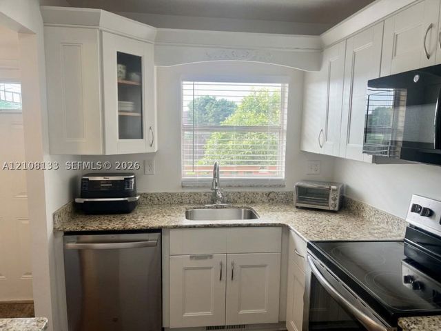 9620 Sunrise Lakes Blvd 302, Sunrise, FL 33322