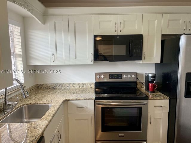 9620 Sunrise Lakes Blvd 302, Sunrise, FL 33322