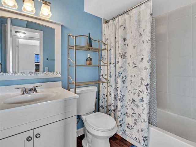 9620 Sunrise Lakes Blvd 302, Sunrise, FL 33322