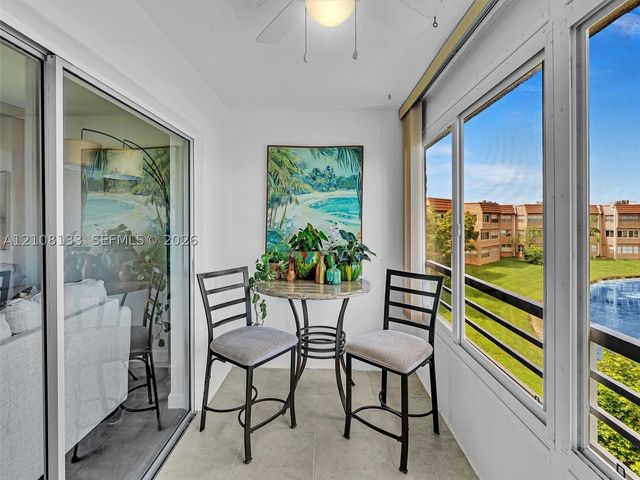 9620 Sunrise Lakes Blvd 302, Sunrise, FL 33322