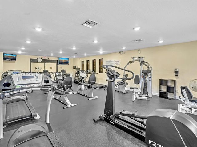 9620 Sunrise Lakes Blvd 302, Sunrise, FL 33322
