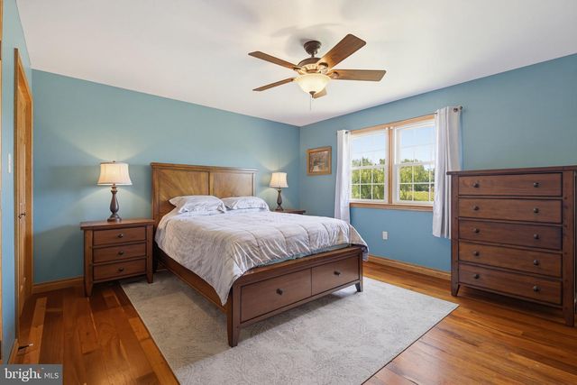 110 S ASPEN DR, Mount Joy, PA 17552