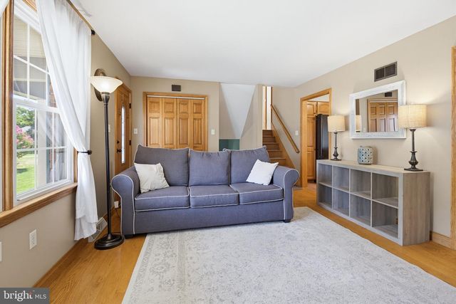 110 S ASPEN DR, Mount Joy, PA 17552