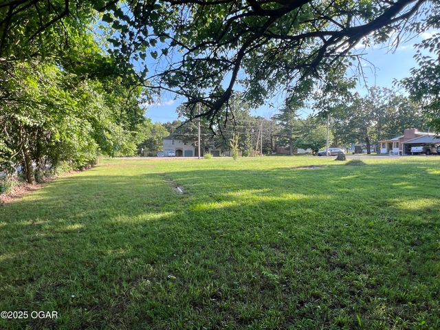 5327 E 20th Street Street, Joplin, MO 64801