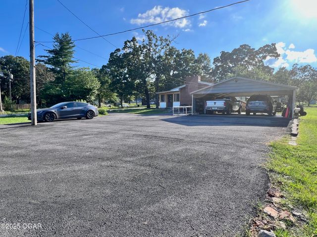 5327 E 20th Street Street, Joplin, MO 64801