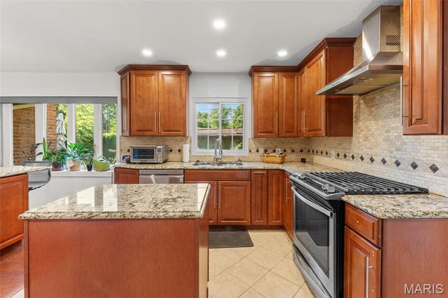 16 Autumn Lane, Belleville, IL 62223