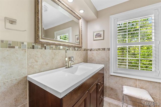 16 Autumn Lane, Belleville, IL 62223