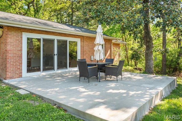 16 Autumn Lane, Belleville, IL 62223