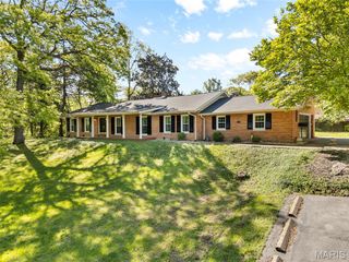 16 Autumn Lane, Belleville, IL 62223