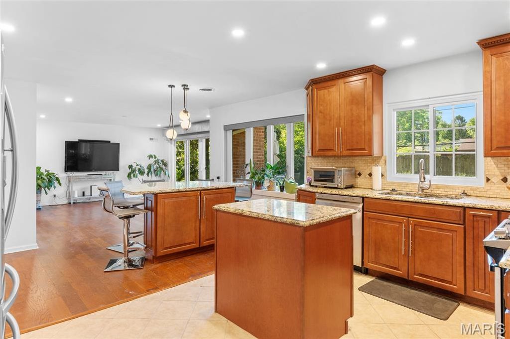 Image 18 of property listing at 16 Autumn Lane, Belleville, IL 62223