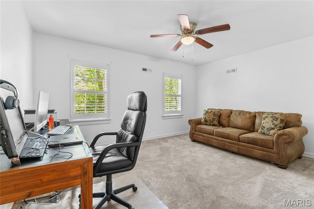 Image 35 of property listing at 16 Autumn Lane, Belleville, IL 62223