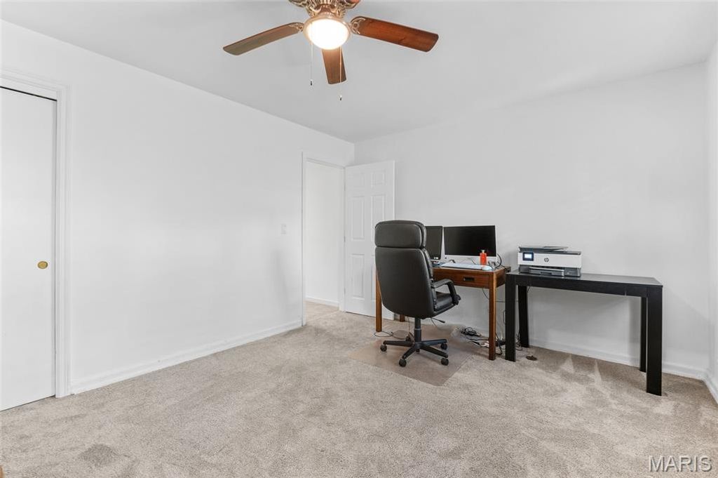 Image 36 of property listing at 16 Autumn Lane, Belleville, IL 62223
