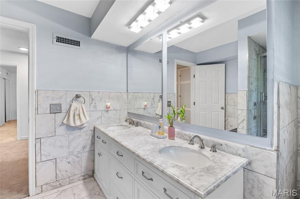 Image 40 of property listing at 16 Autumn Lane, Belleville, IL 62223