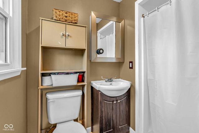 4851 Wycliff East Drive, Indianapolis, IN 46221