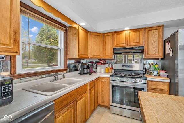 4851 Wycliff East Drive, Indianapolis, IN 46221