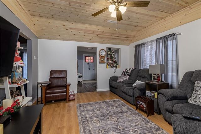 6330 Richland Avenue, Kansas City, KS 66111