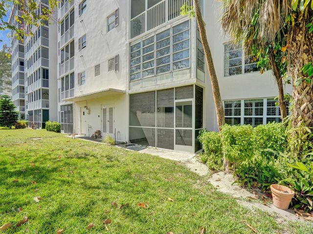 3150 N Palm Aire Drive 106, Pompano Beach, FL 33069