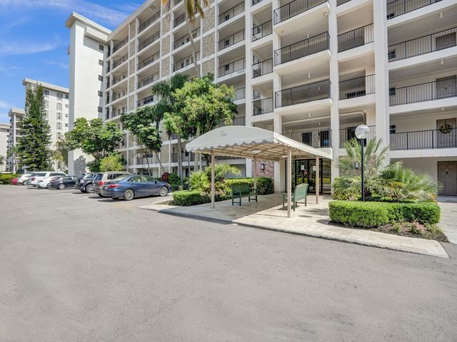 3150 N Palm Aire Drive 106, Pompano Beach, FL 33069