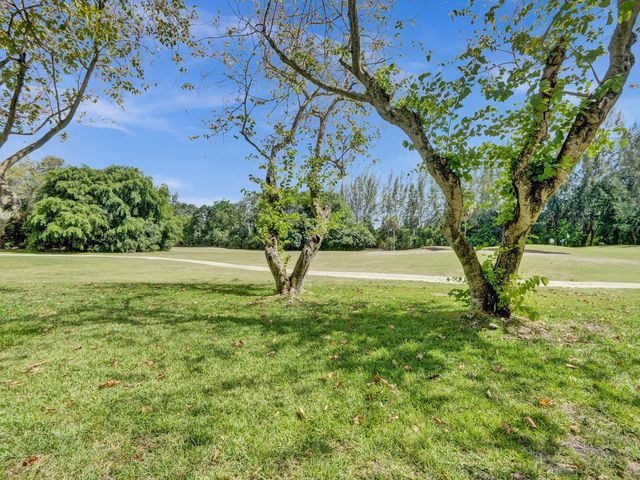 3150 N Palm Aire Drive 106, Pompano Beach, FL 33069