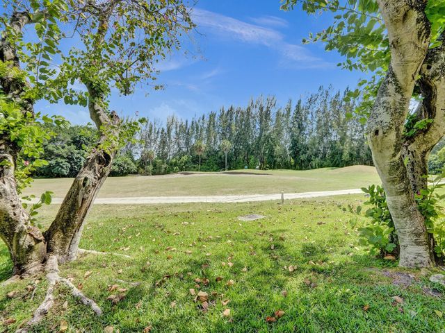 3150 N Palm Aire Drive 106, Pompano Beach, FL 33069