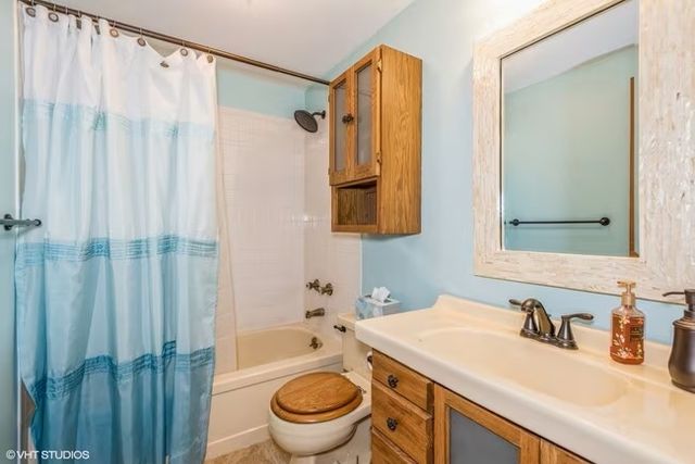 1121 Needham Road, Naperville, IL 60563