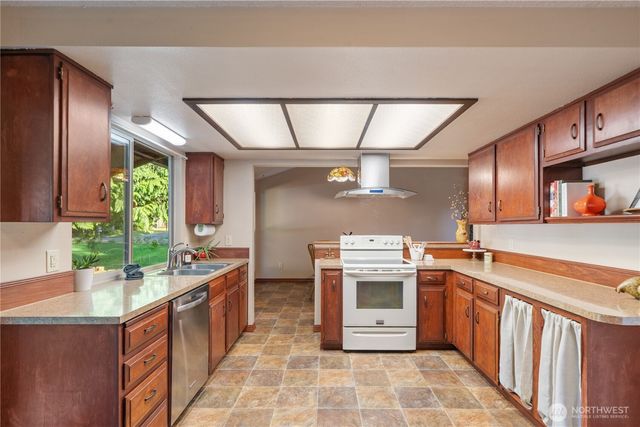 2234 NE Goldenrod Avenue, Bremerton, WA 98311