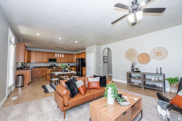 319 E 2300 RES, Kaysville, UT 84037