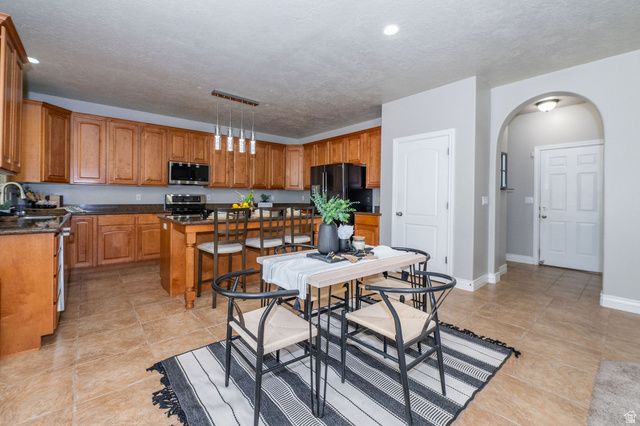 319 E 2300 RES, Kaysville, UT 84037