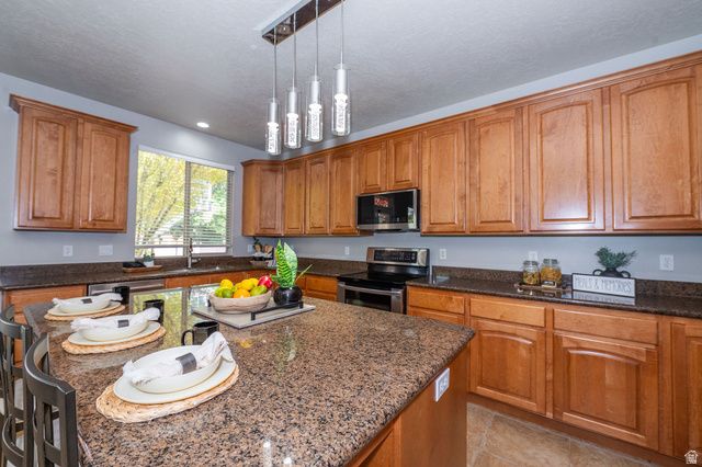 319 E 2300 RES, Kaysville, UT 84037