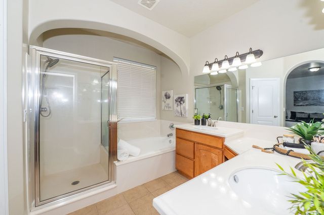 319 E 2300 RES, Kaysville, UT 84037
