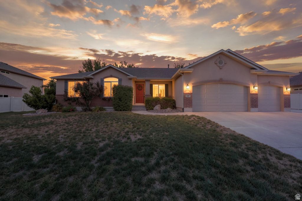 319 E 2300 RES, Kaysville, UT 84037