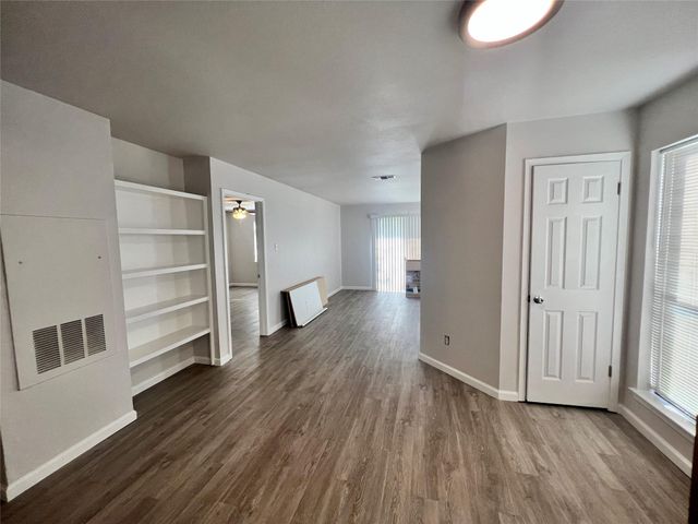 2008 West LOOP B, Austin, TX 78758