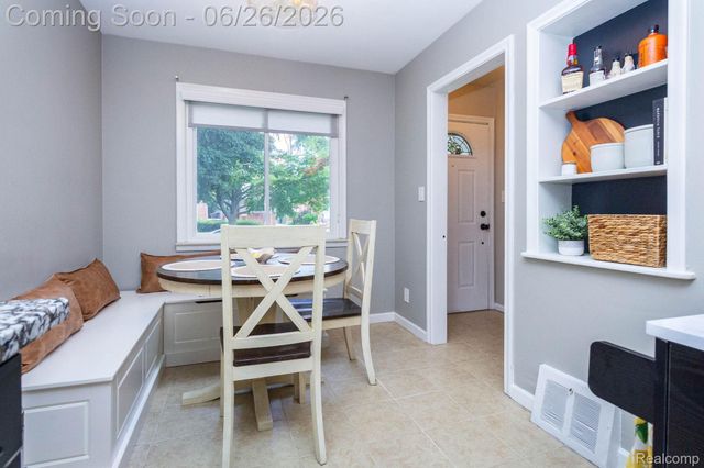 9290 Niver Avenue, Allen Park, MI 48101
