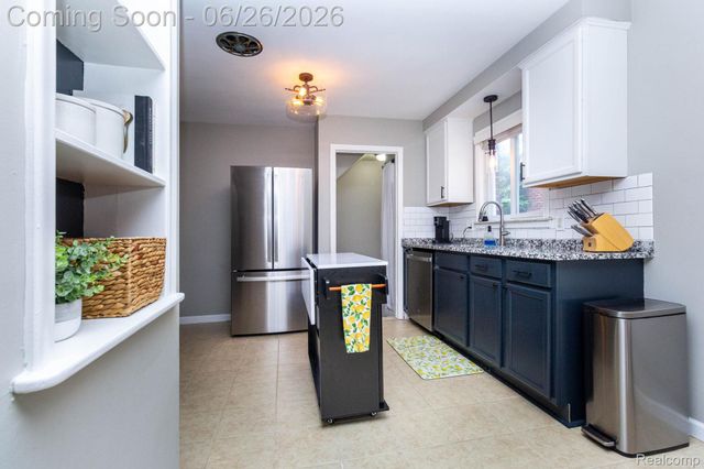 9290 Niver Avenue, Allen Park, MI 48101