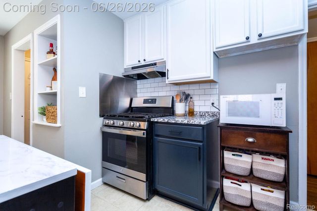 9290 Niver Avenue, Allen Park, MI 48101