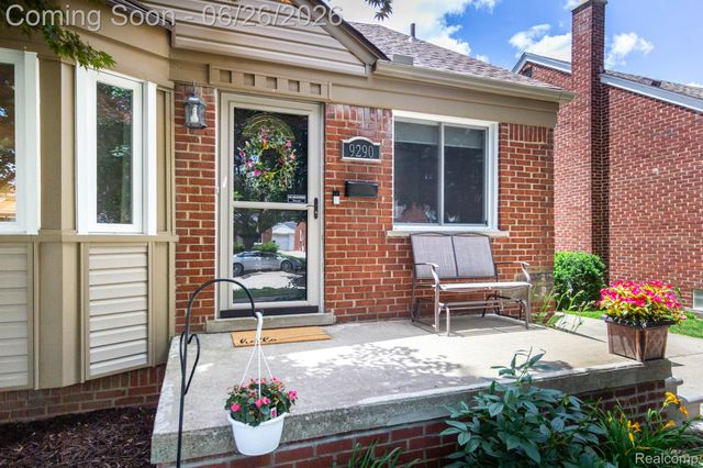 9290 Niver Avenue, Allen Park, MI 48101
