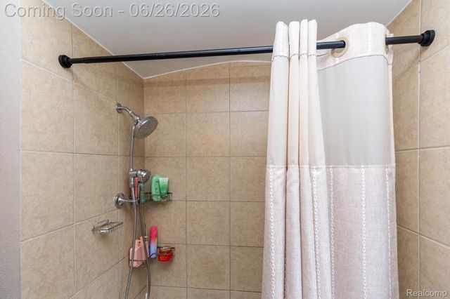 9290 Niver Avenue, Allen Park, MI 48101