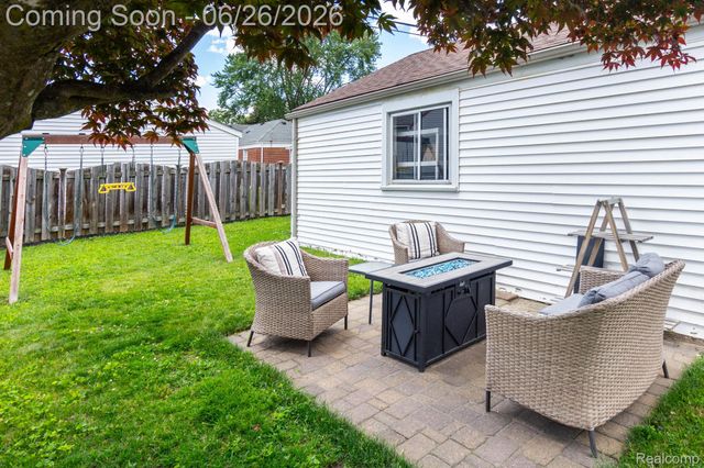 9290 Niver Avenue, Allen Park, MI 48101