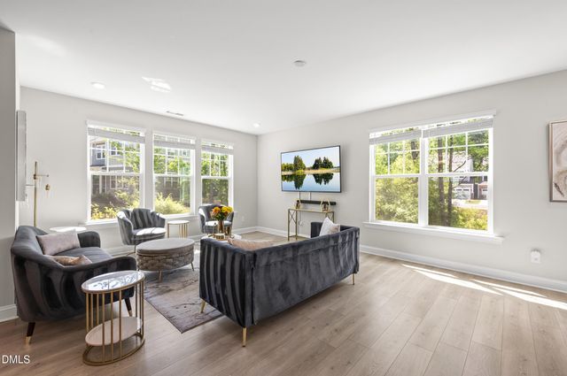 121 Faxton Way, Holly Springs, NC 27540