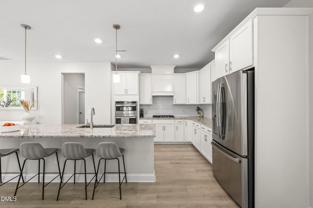 121 Faxton Way, Holly Springs, NC 27540