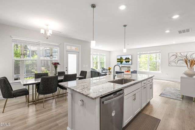 121 Faxton Way, Holly Springs, NC 27540