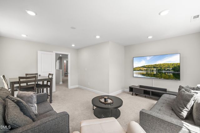 121 Faxton Way, Holly Springs, NC 27540