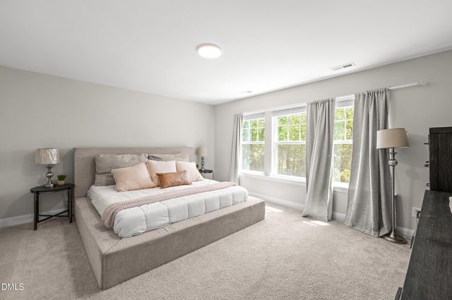 121 Faxton Way, Holly Springs, NC 27540