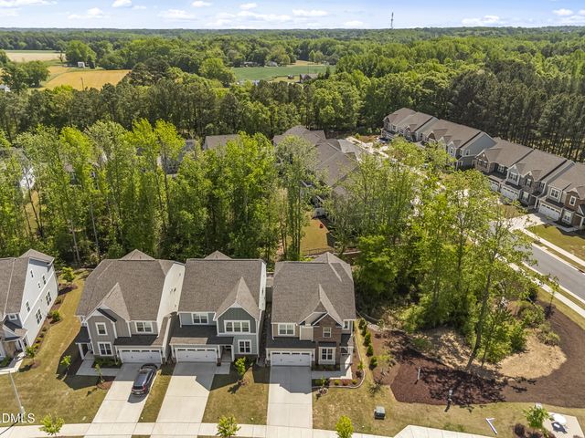 121 Faxton Way, Holly Springs, NC 27540