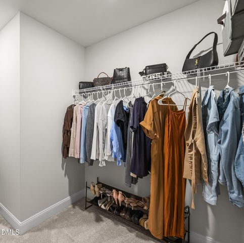 121 Faxton Way, Holly Springs, NC 27540