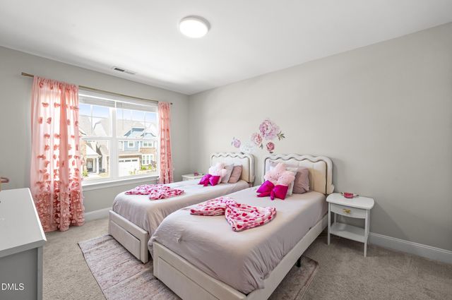 121 Faxton Way, Holly Springs, NC 27540